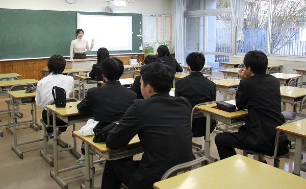 I061113 高１卒業座談会 (17).JPG